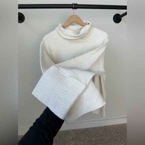 Lululemon Women's Retreat Yourself Ivory Cowl Neck Pullover - Picture 4 of 8